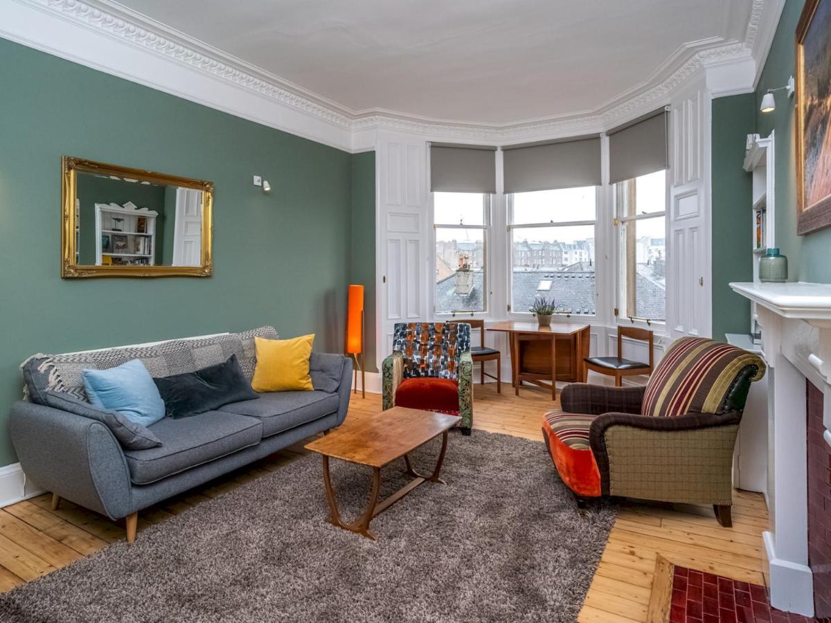 New Stunning 3 Beds Flat In Chic Area Of The *