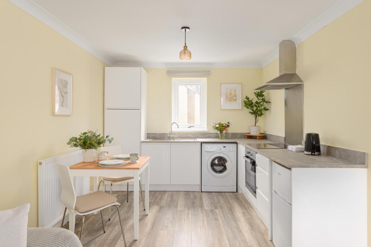 Apartment The Dean Village Apartment - Free Parking Edinburgh