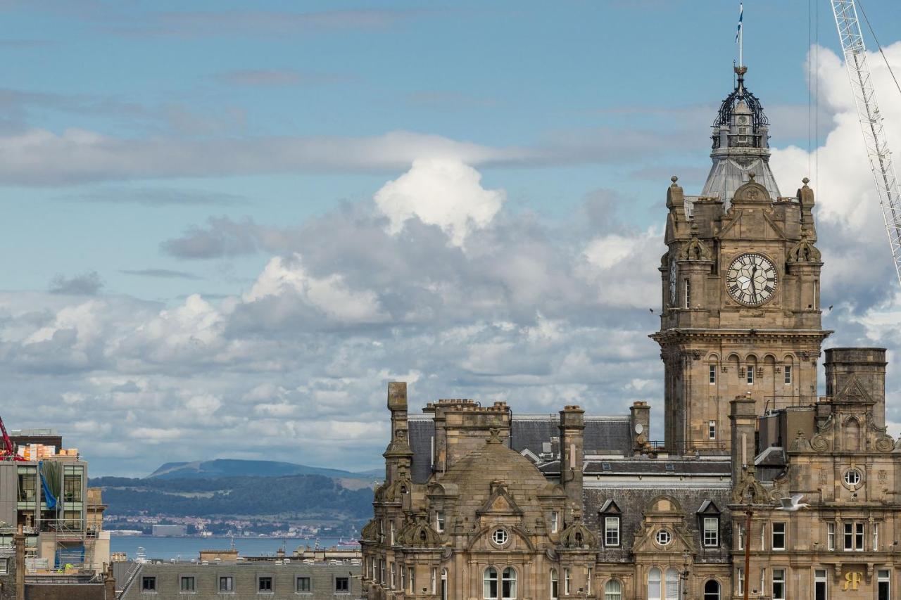 Apartment Stunning Panoramic Views: Heart Of The Royal Mile Edinburgh