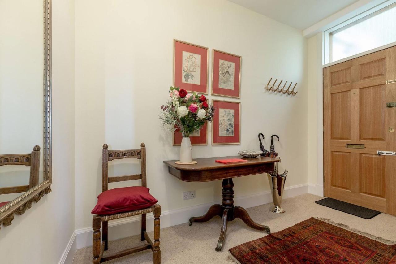 Stunning Panoramic Views: Heart Of The Royal Mile Edinburgh