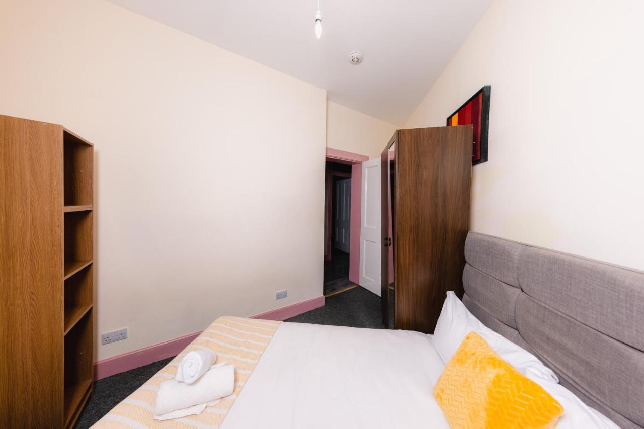 Super Central 4 Bedrooms Apartment By Calton Hill EDI