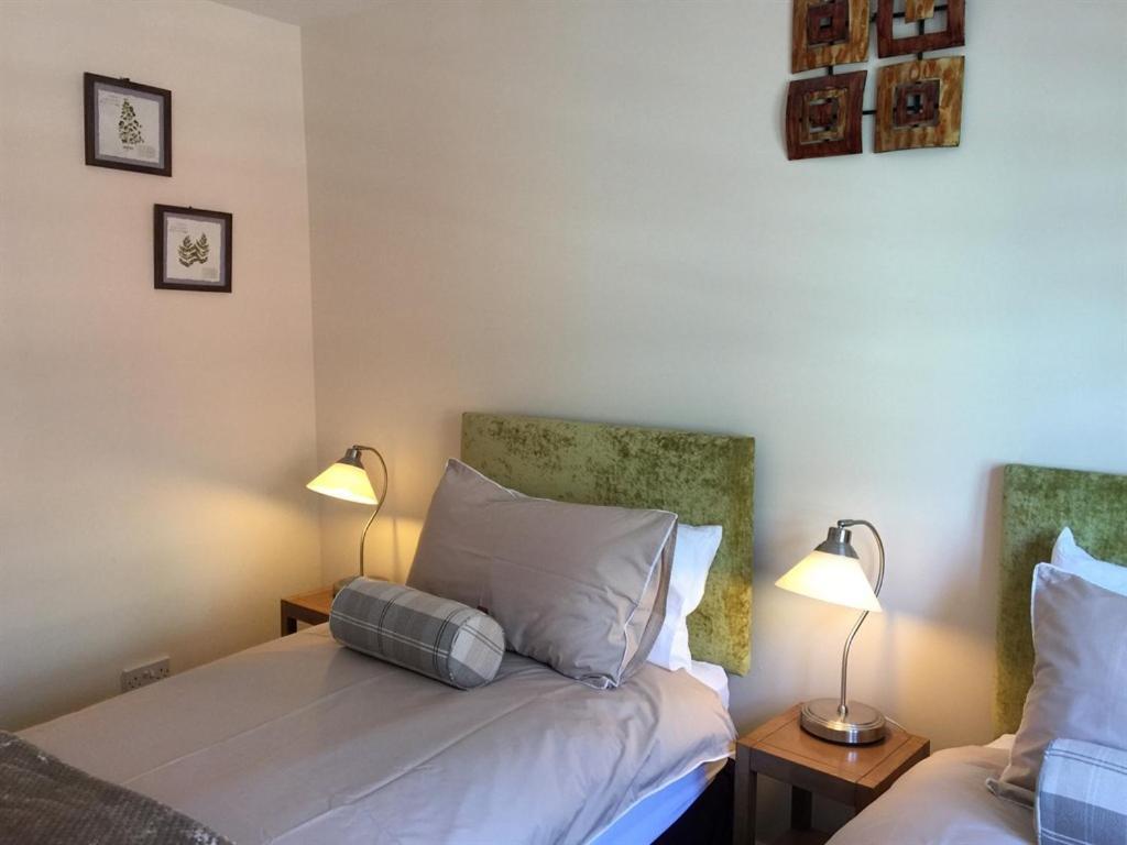 Alba Apartments- Gentle's Entry *