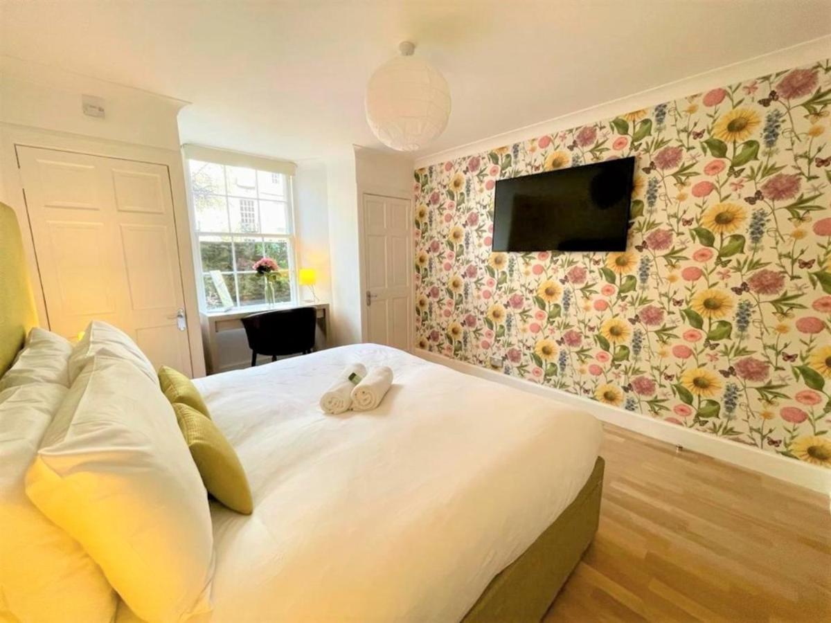 Apartment Elite 3 Bed New Town With Private Walled Garden