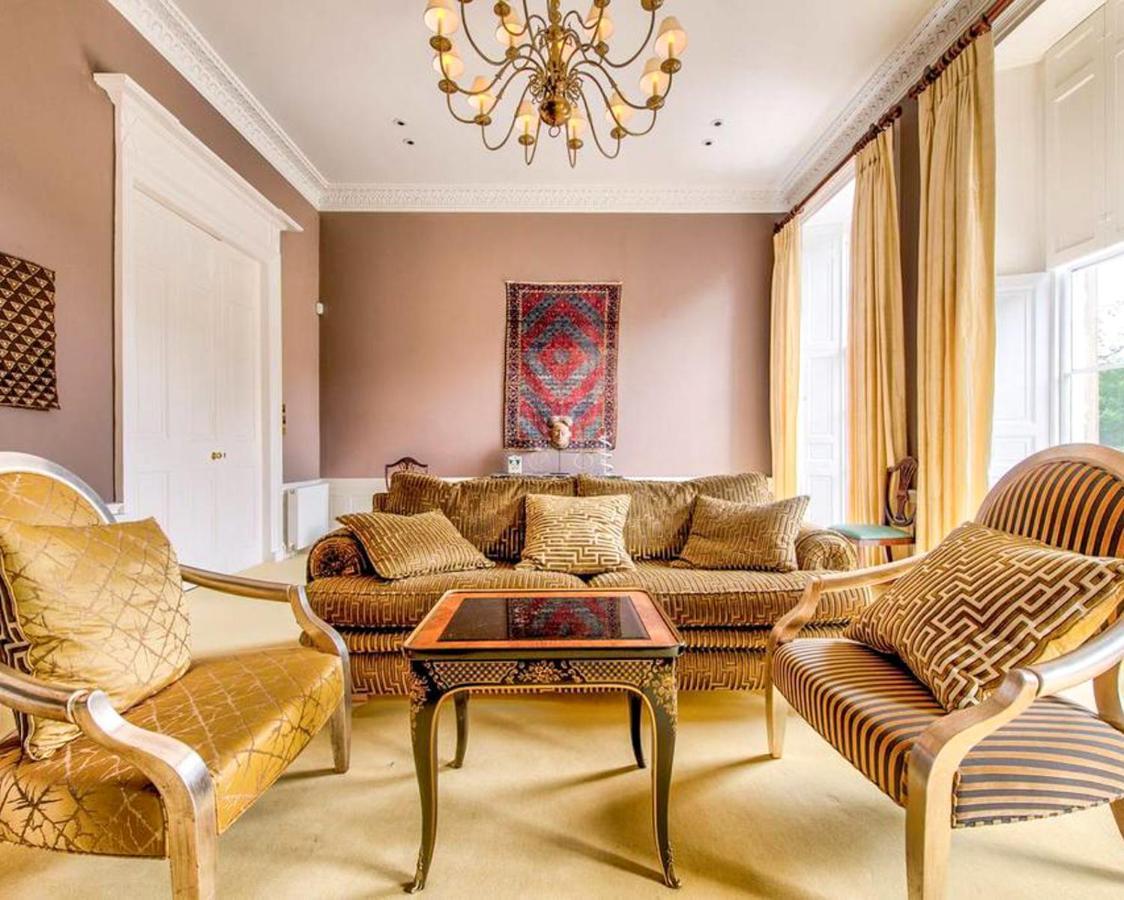 Beautiful Centre Georgian 4 Bed Townhouse With Private Garden Holiday home