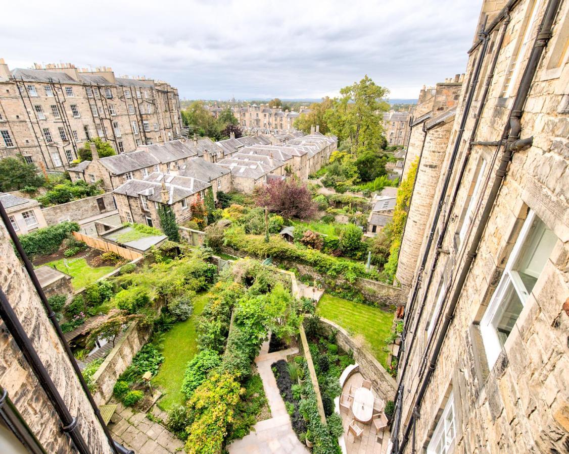 Holiday home Beautiful Centre Georgian 4 Bed Townhouse With Private Garden Edinburgh