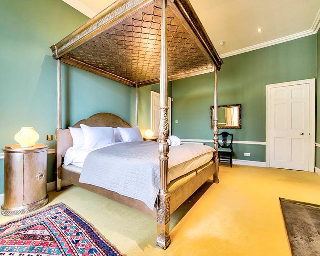 Beautiful Centre Georgian 4 Bed Townhouse With Private Garden Holiday home *