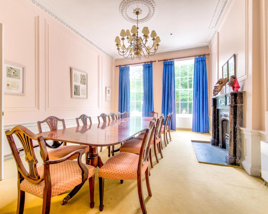 Beautiful Centre Georgian 4 Bed Townhouse With Private Garden Holiday home
