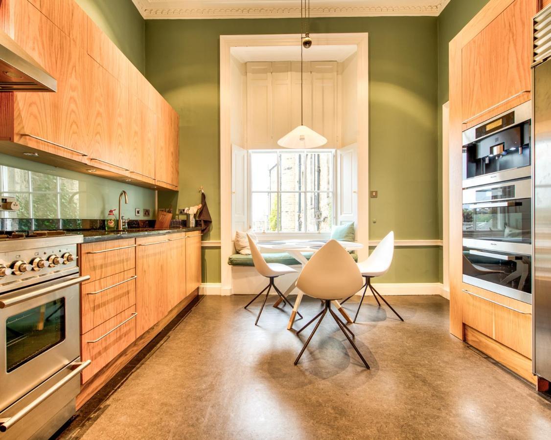 Beautiful Centre Georgian 4 Bed Townhouse With Private Garden