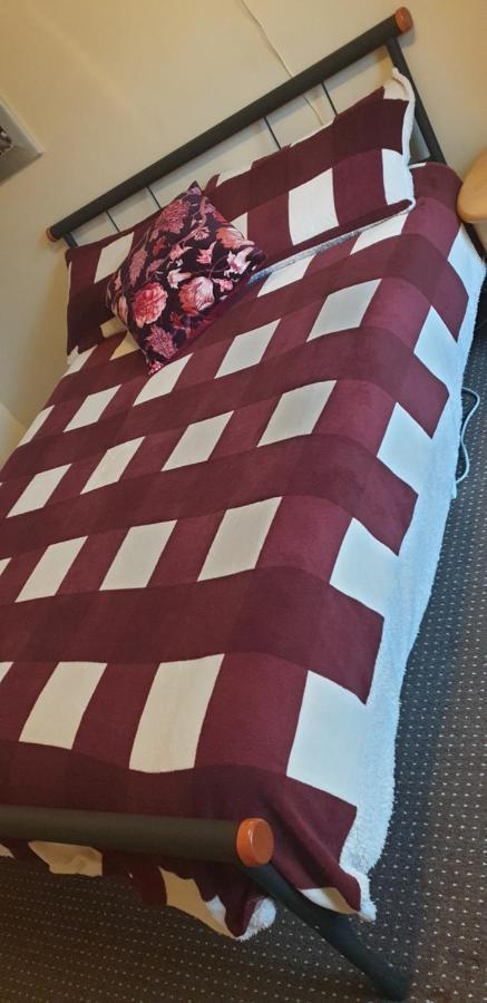 Homestay A Double Room In Vibrant Leith- Female Guest Only Edinburgh