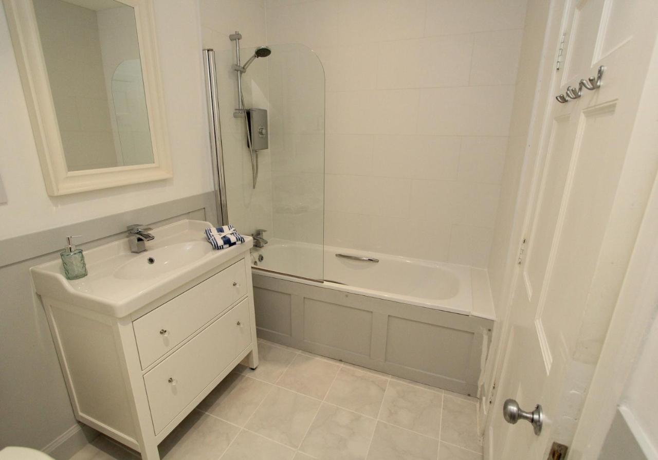 Centre New Town 2 Bedroom Flat * Edinburgh