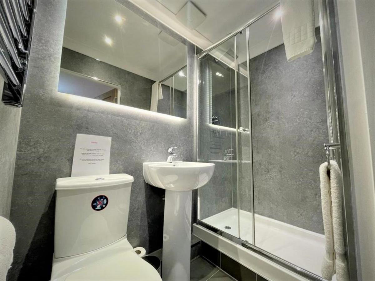Elite 3 Bed New Town With Private Walled Garden *