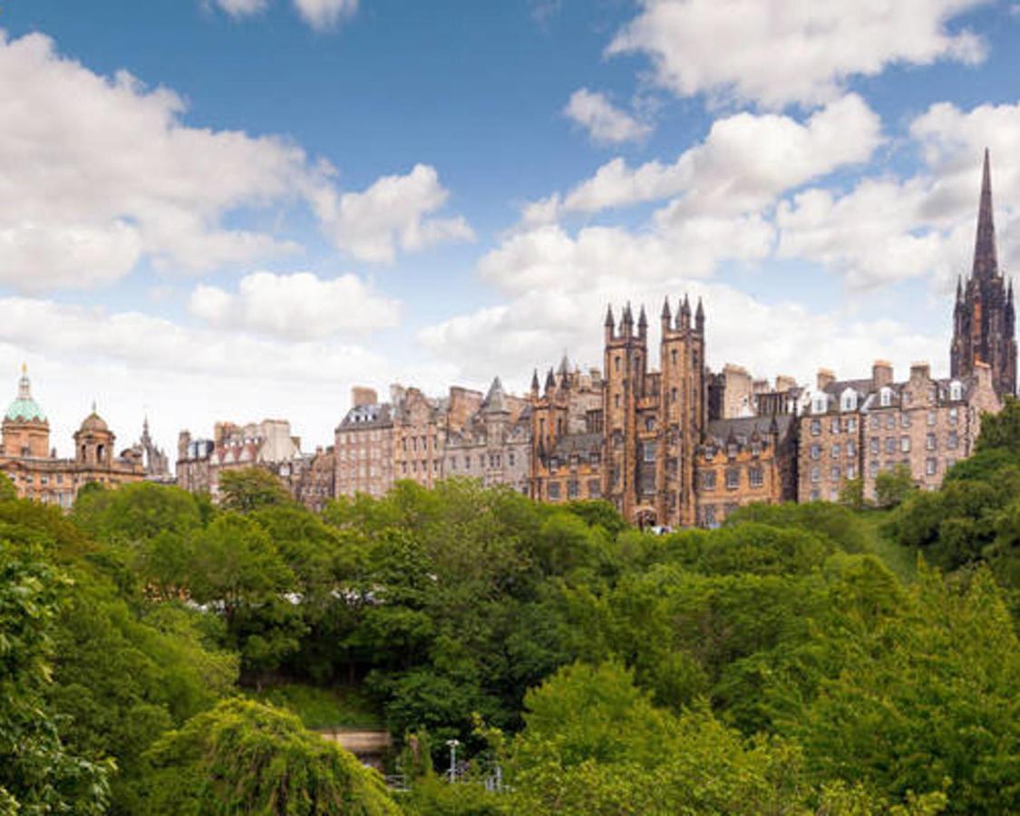 Refurbished Studio Next To The Royal Mile * Edinburgh