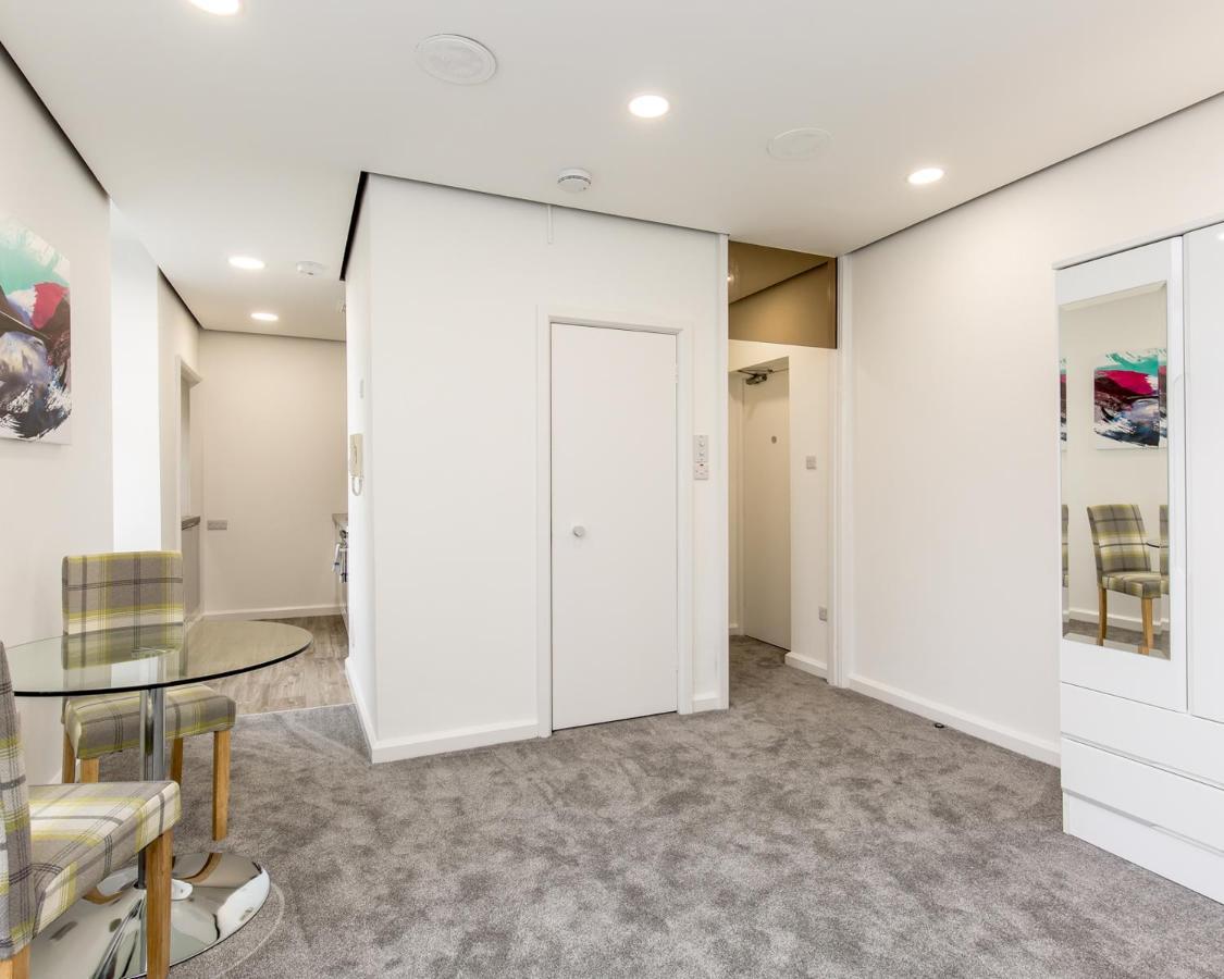 Refurbished Studio Next To The Royal Mile * Edinburgh