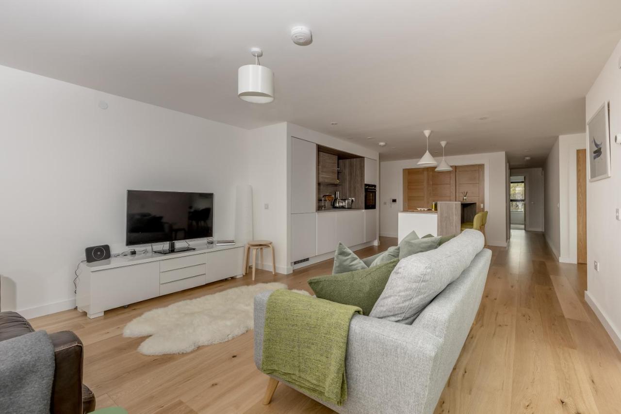 Altido Airy 3-bed Apt Near Royal Botanic Garden * EDI