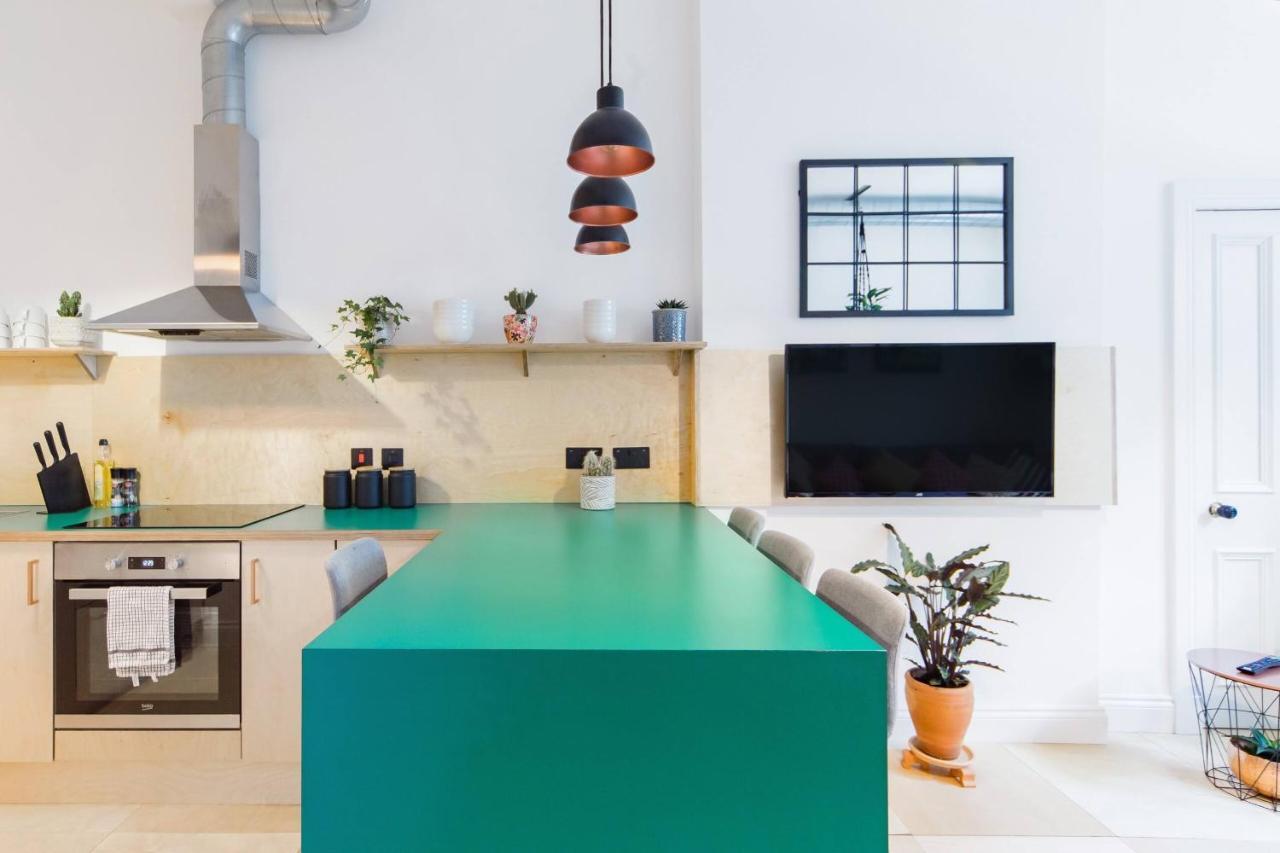 Apartment The Plywood Flat, Modern Style In A Traditional Tenement *