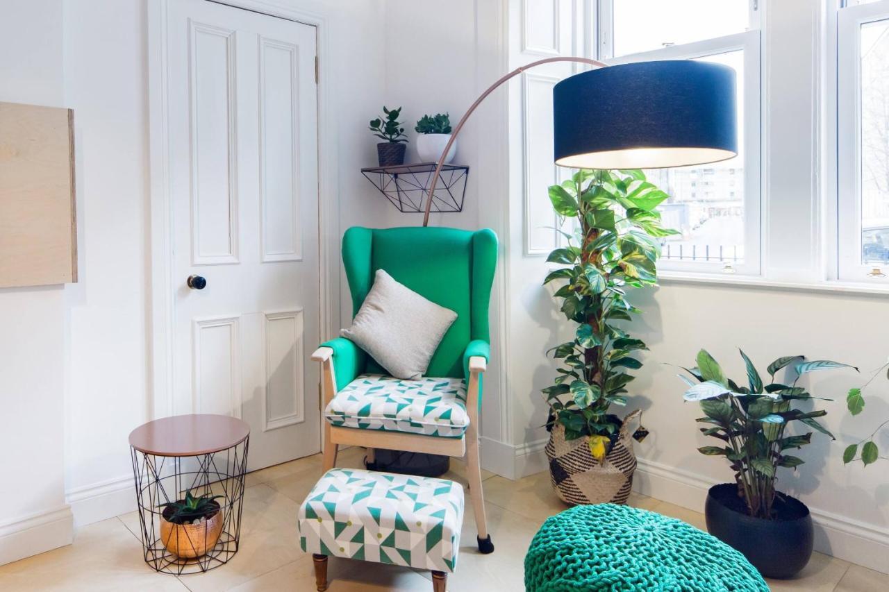 Apartment The Plywood Flat, Modern Style In A Traditional Tenement *