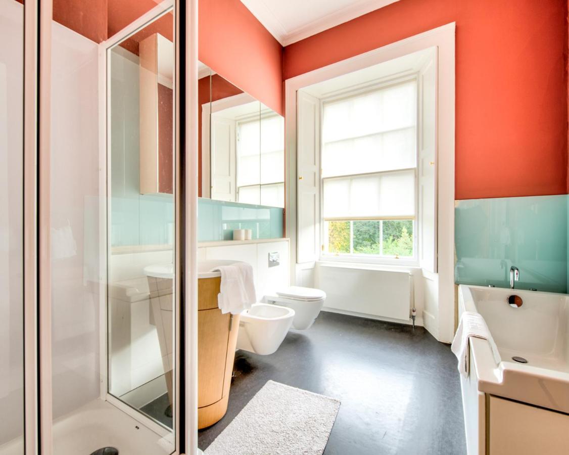 Beautiful Centre Georgian 4 Bed Townhouse With Private Garden Holiday home Edinburgh