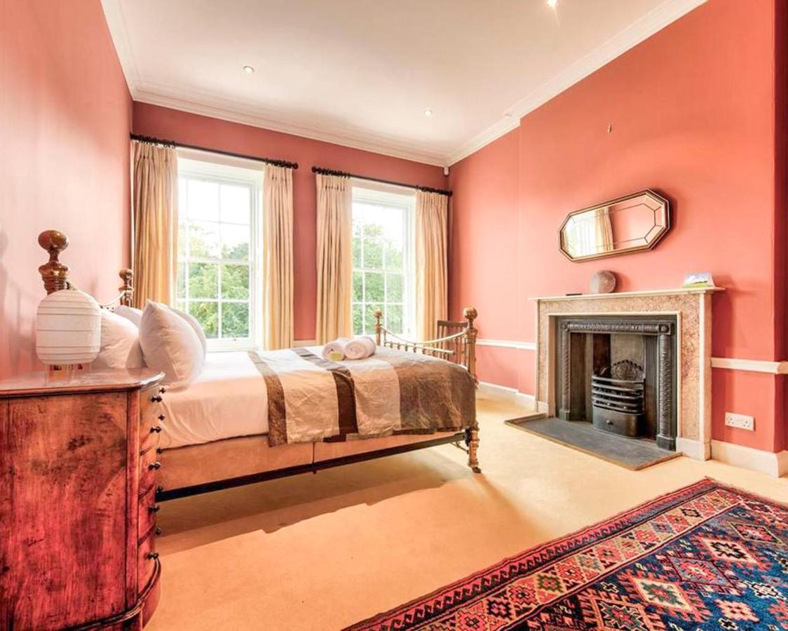 Beautiful Centre Georgian 4 Bed Townhouse With Private Garden *