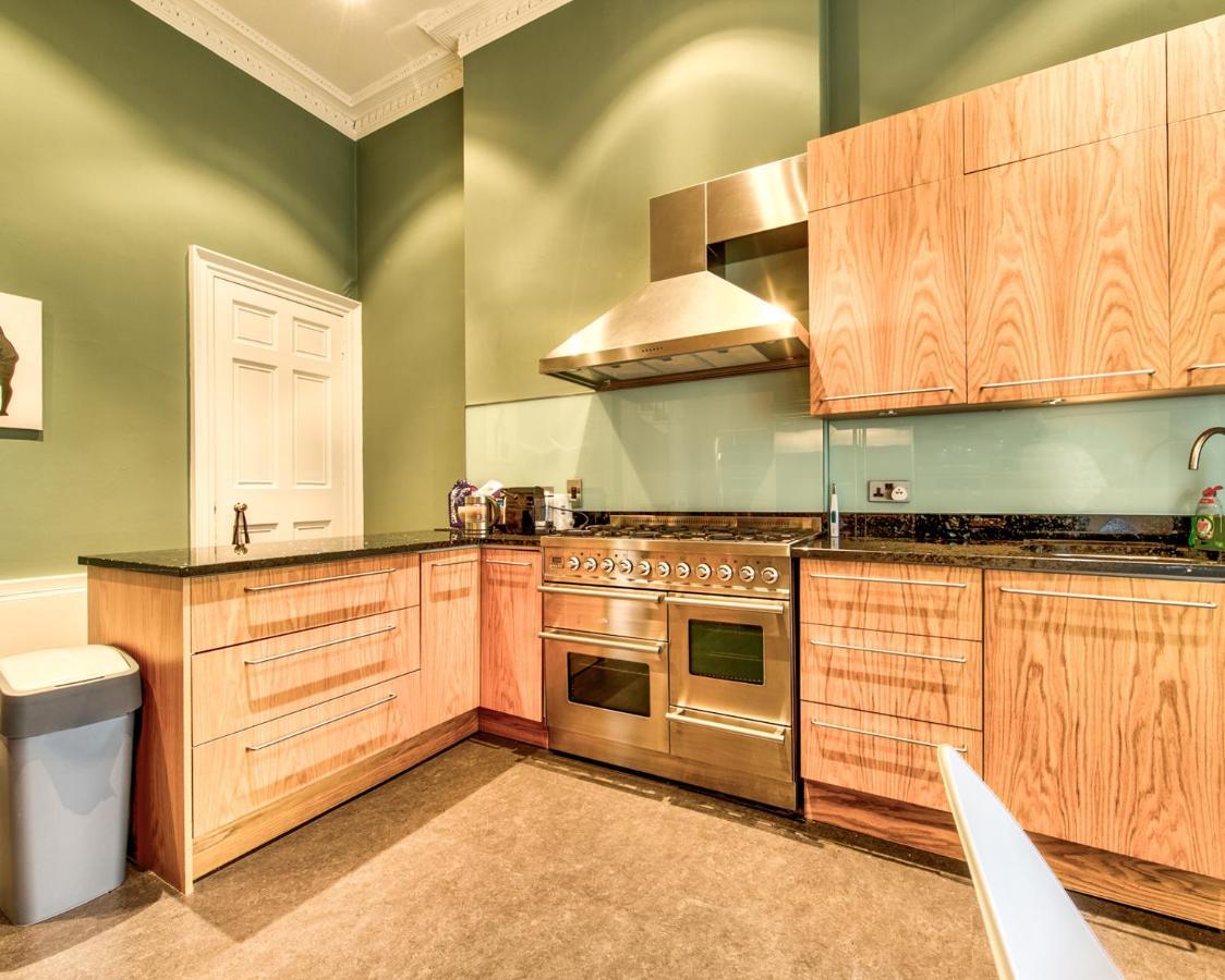 Beautiful Centre Georgian 4 Bed Townhouse With Private Garden