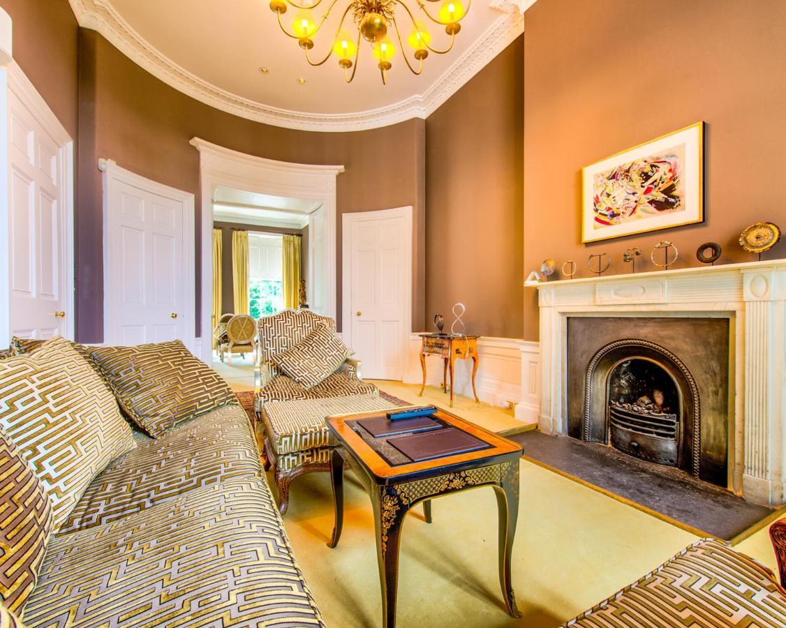 Holiday home Beautiful Centre Georgian 4 Bed Townhouse With Private Garden *