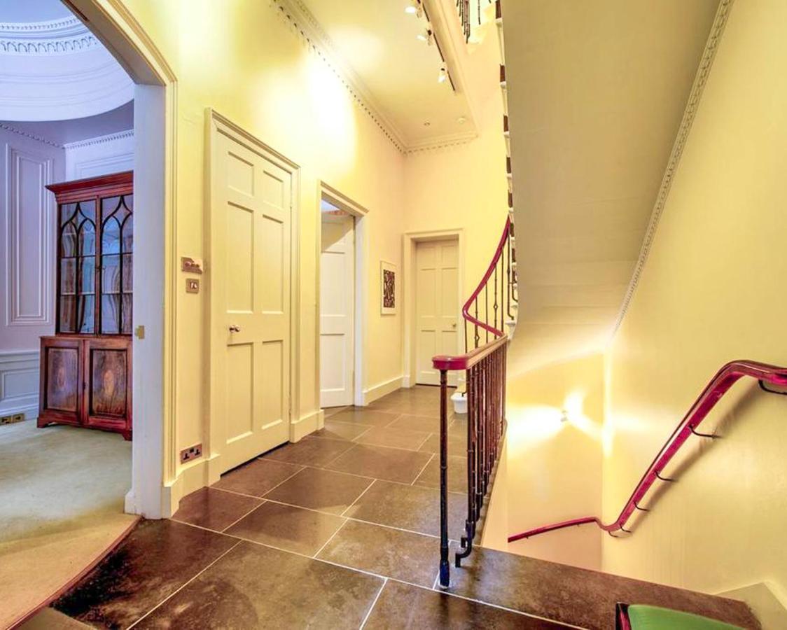 Beautiful Centre Georgian 4 Bed Townhouse With Private Garden Holiday home Edinburgh