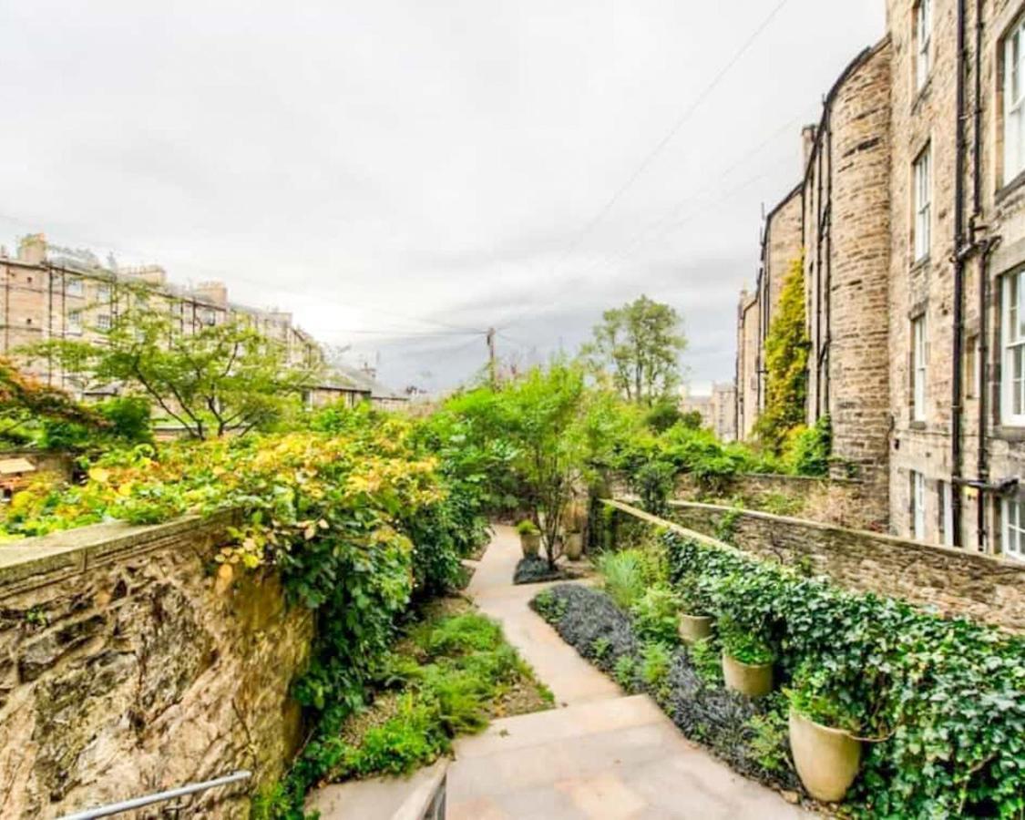 Beautiful Centre Georgian 4 Bed Townhouse With Private Garden