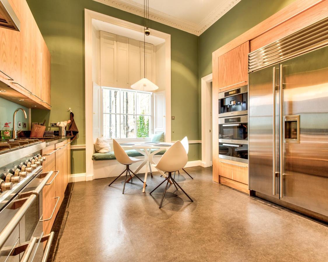 Beautiful Centre Georgian 4 Bed Townhouse With Private Garden Holiday home Edinburgh