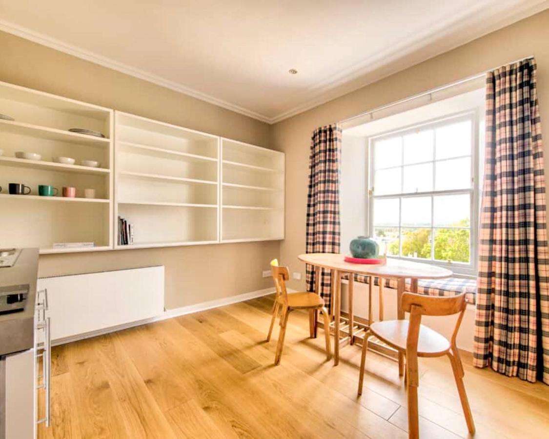 Beautiful Centre Georgian 4 Bed Townhouse With Private Garden * Edinburgh