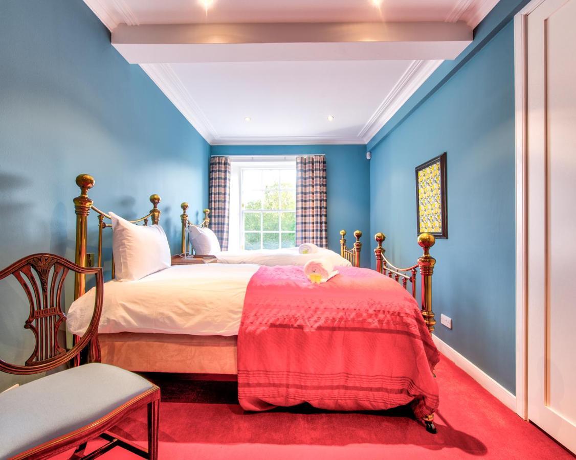 Beautiful Centre Georgian 4 Bed Townhouse With Private Garden *