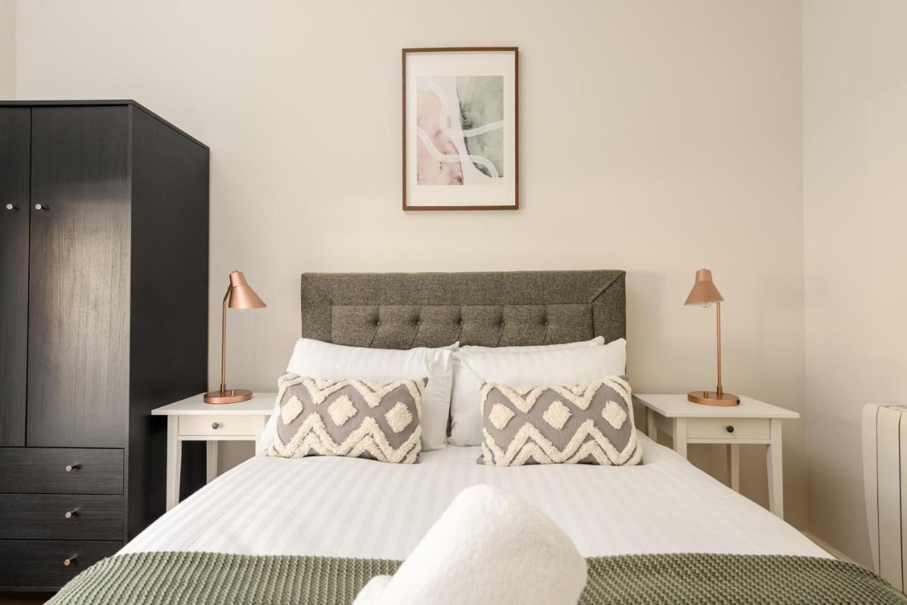 Apartment Spacious And Bright 2Bdr 2Ba Apartment *