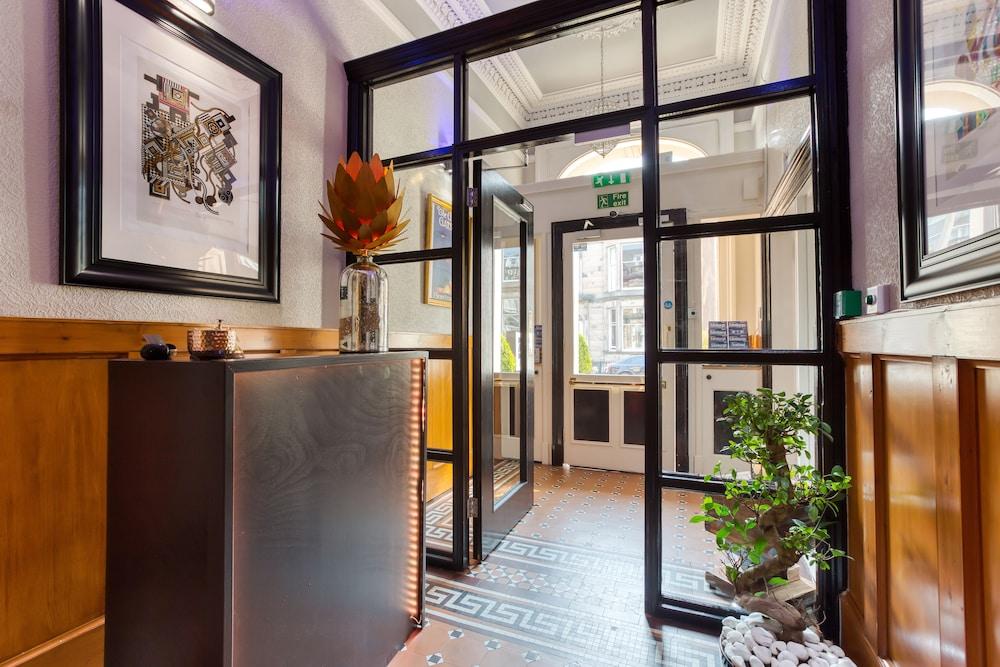 Hotel No32 3*