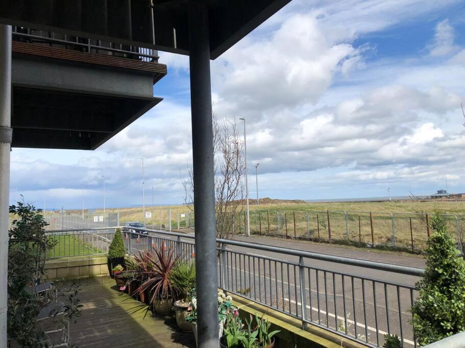 Stunning 3 Large Bedrooms 2 Bathrooms In Harbour *