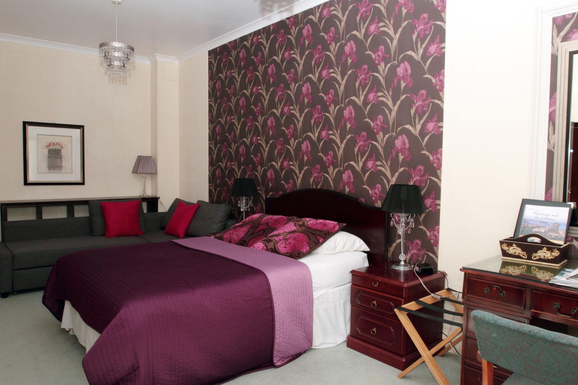 Thistle Hotel 3*