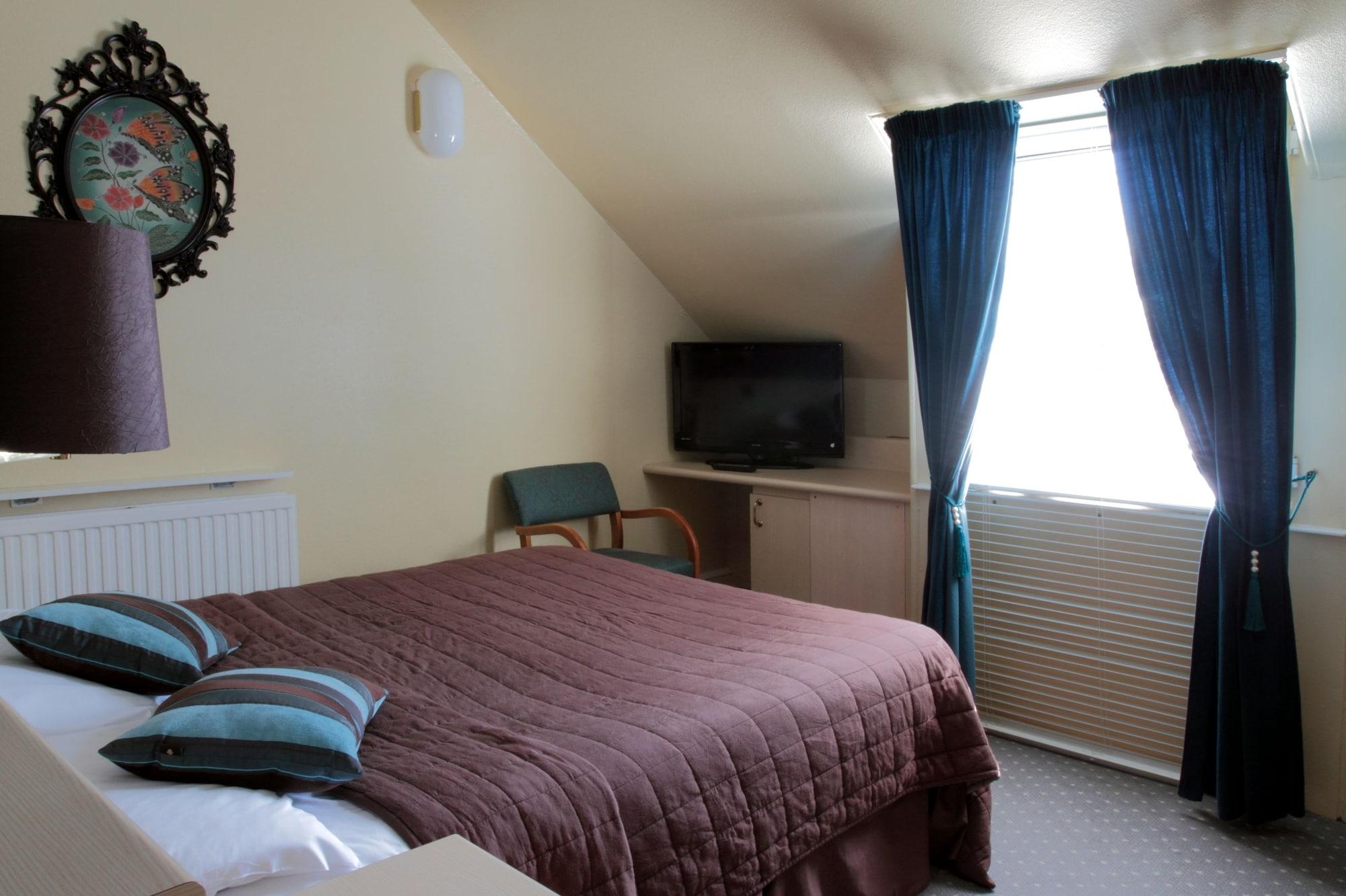Thistle Hotel 3*