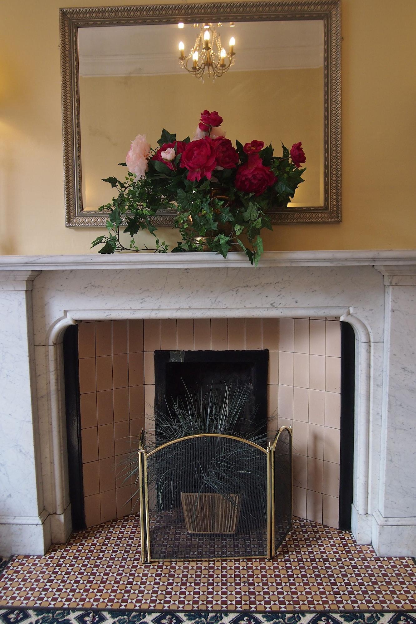 Thistle Hotel 3*