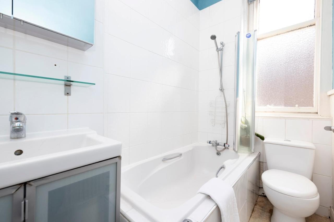 Joivy Gorgeous 1-bed Flat With A Shared Garden EDI