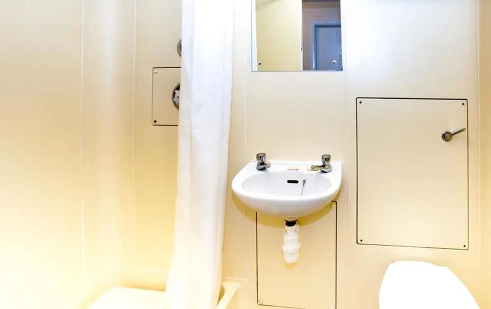 Euro Halls Hotel