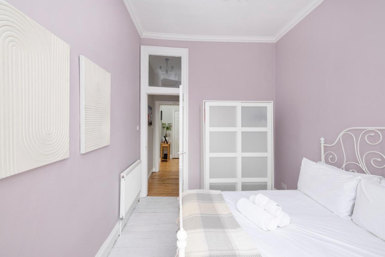 Altido Glamorous 2-bed Flat Near Castle Apartment Edinburgh