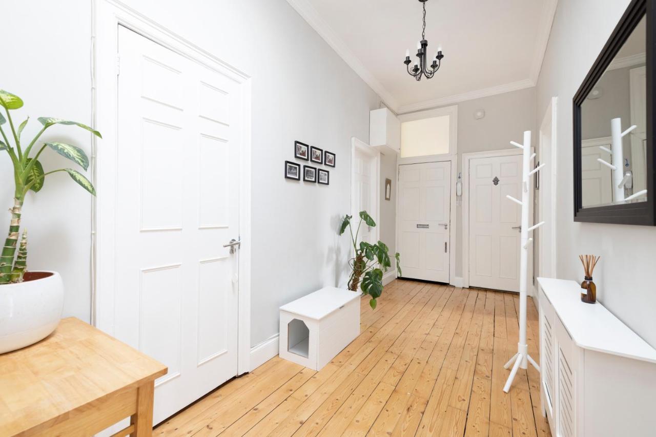 Apartment Altido Glamorous 2-bed Flat Near Castle *