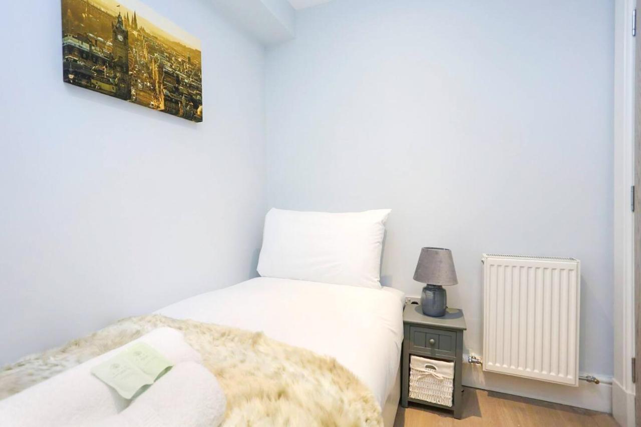 Modern 3 Bedroom Apartment, West End Edinburgh