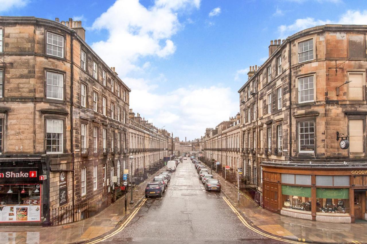 Modern & Spacious 1 Bed Apt, West End Apartment *