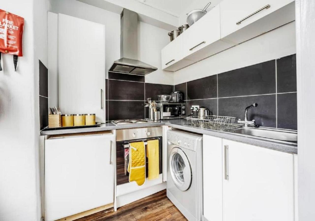 Apartment Castle View - 1 Bedroom - Heart Of The Famous Royal Mile & 1 Minute Walk To Castle EDI