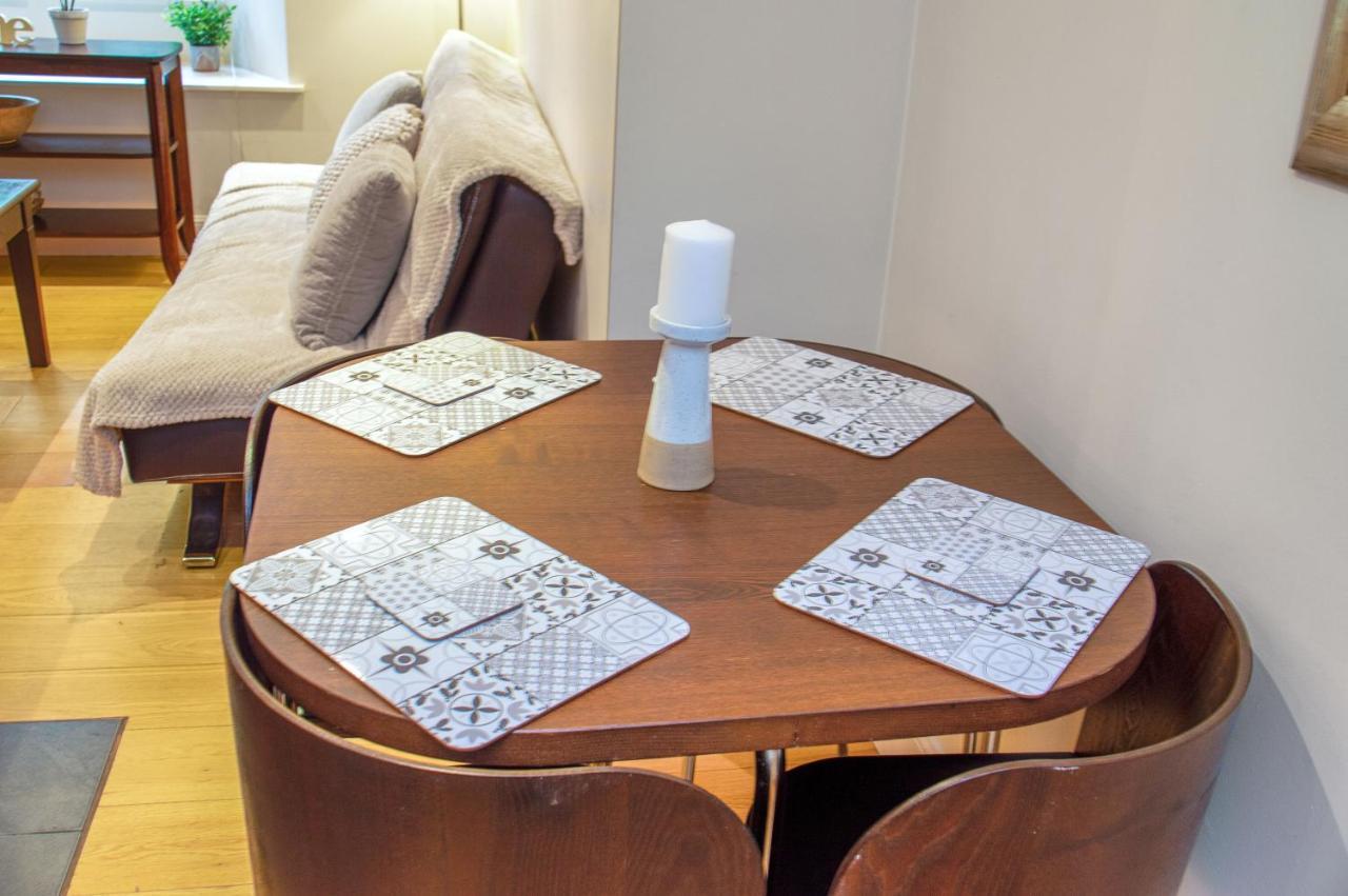 Appartement Stylish & Modern 2 Bedroom Ground Floor Close To Centre In Stunning Converted Church - Near Haymarket Train Station - Sleeps Up To 5 Guests *