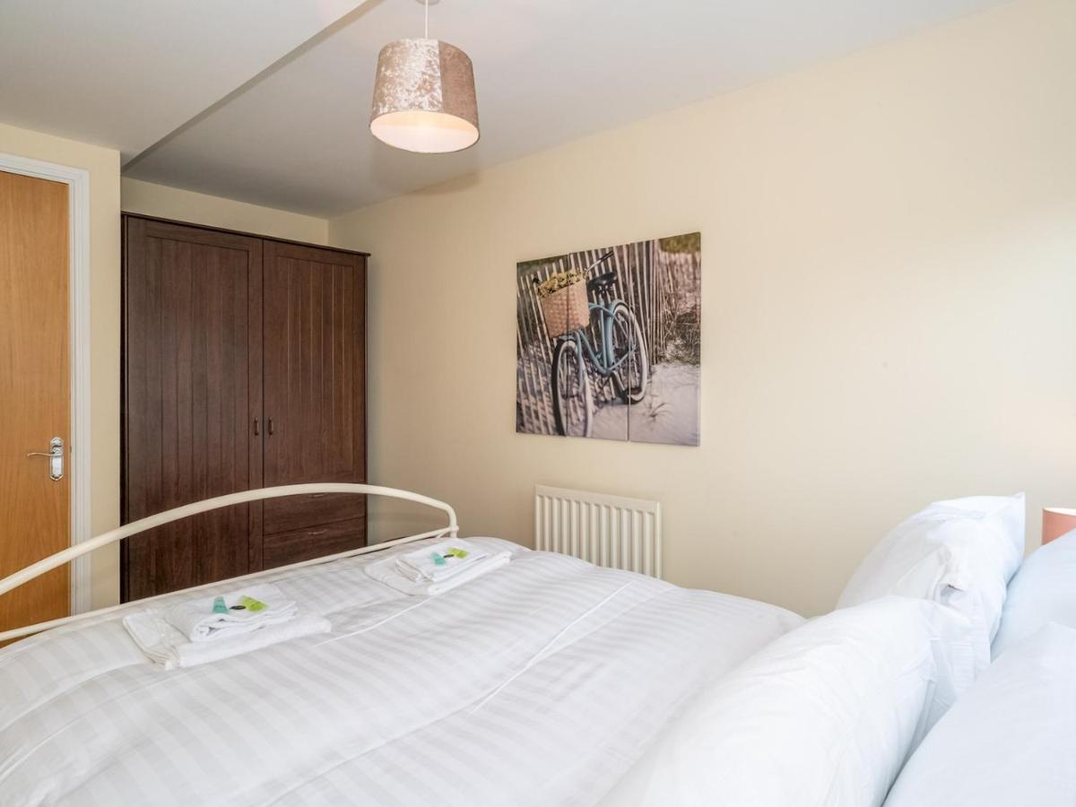 Pass The Keys Modern And Spacious 2 Beds Flat With Free Parking *