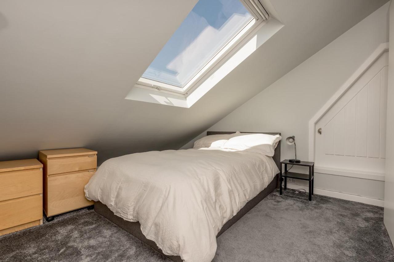 Apartment Pass The Keys Stunning 3 Bed Loft Style With Free Parking *
