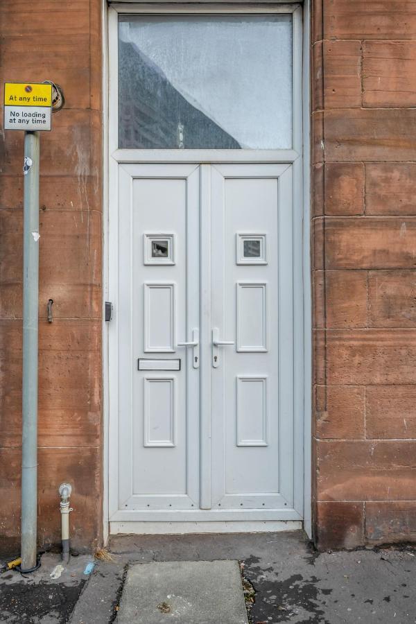 Private Ground Floor Main Door Entrance - Spacious 2 Bedroom - The Shore, Leith Apartment *