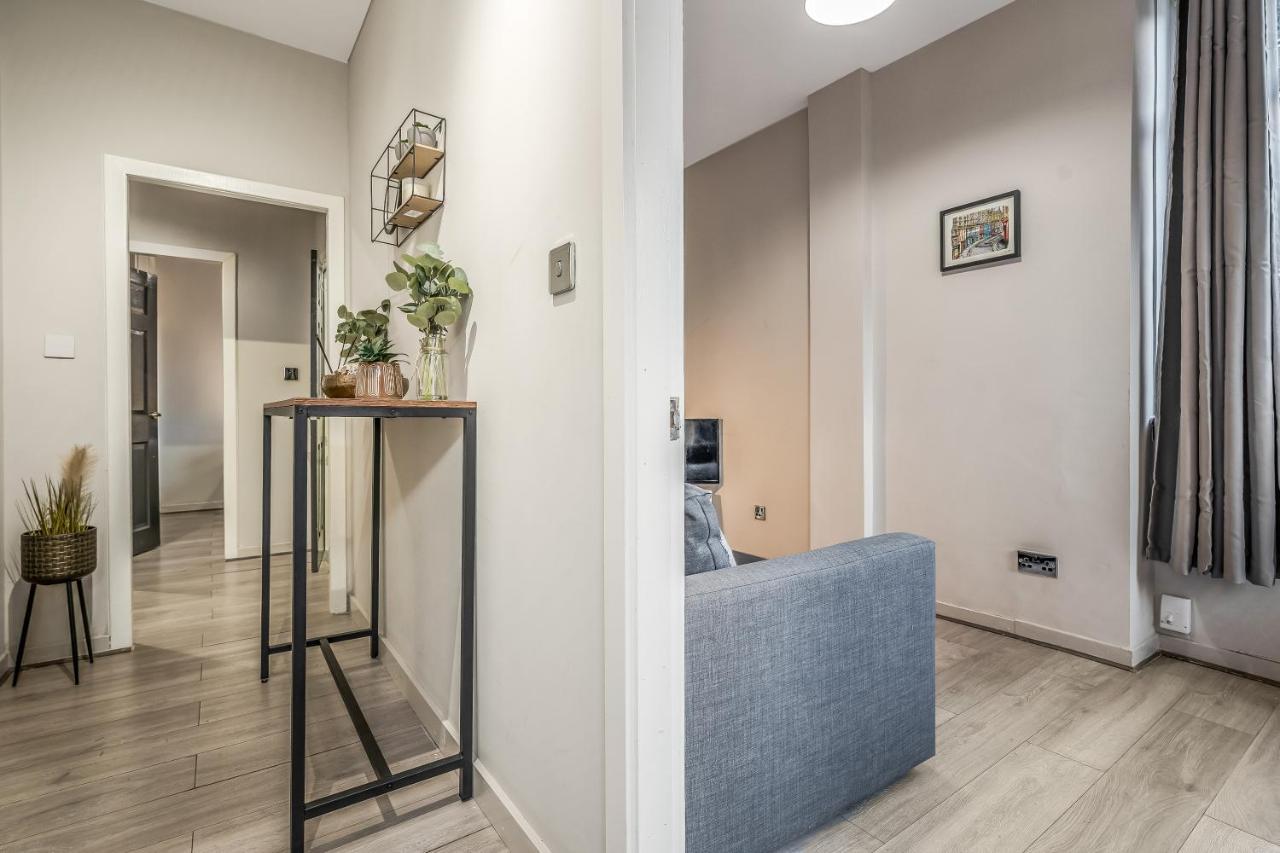 Apartment Private Ground Floor Main Door Entrance - Spacious 2 Bedroom - The Shore, Leith Edinburgh