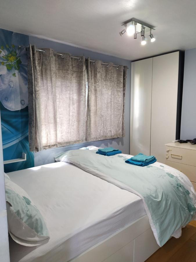 Self Catering Studio Flat *