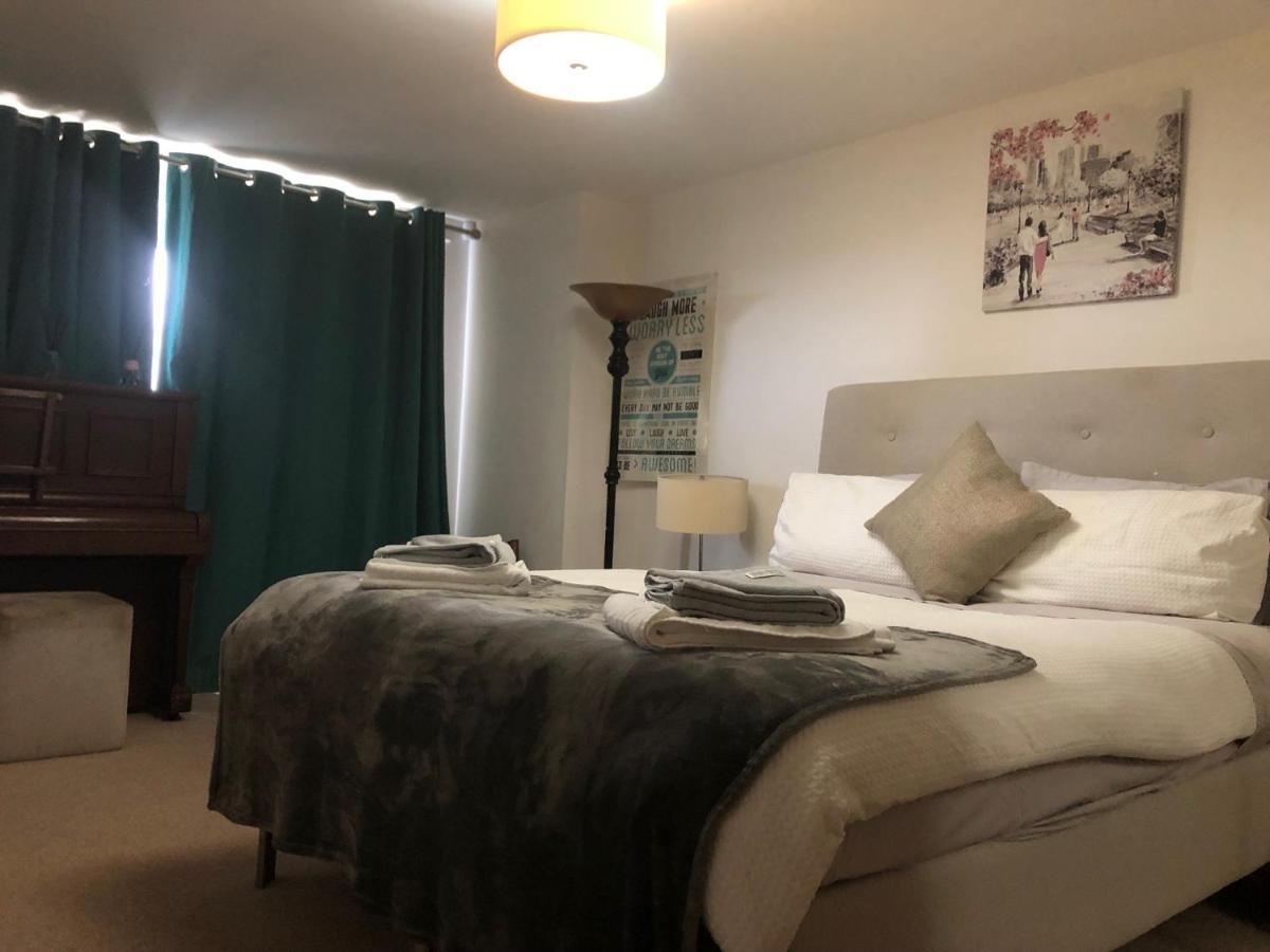 Stunning 3 Large Bedrooms 2 Bathrooms In Harbour Appartement *