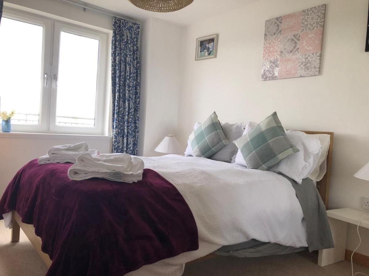 Stunning 3 Large Bedrooms 2 Bathrooms In Harbour Appartement *